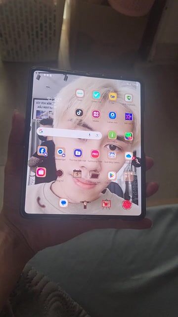 Samsung Z Fold3. Mua bán Điện thoại tại Quận 1 Tp Hồ Chí Minh được đăng bởi Nguyễn tiến hình 1