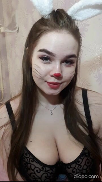 Model - Gabbie Carter sexy