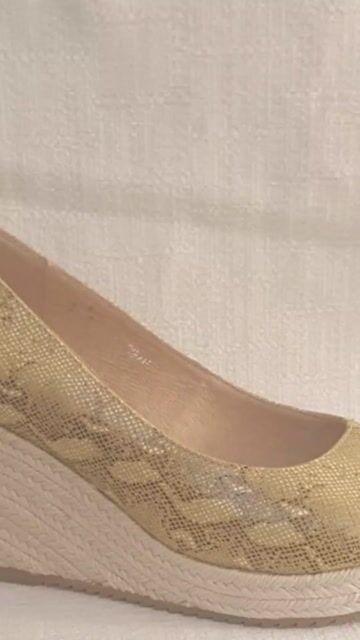 Gold snakeskin leather wedges
