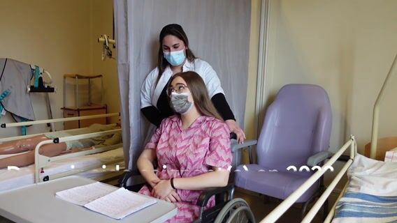 Devenir aide-soignant.e en 2022