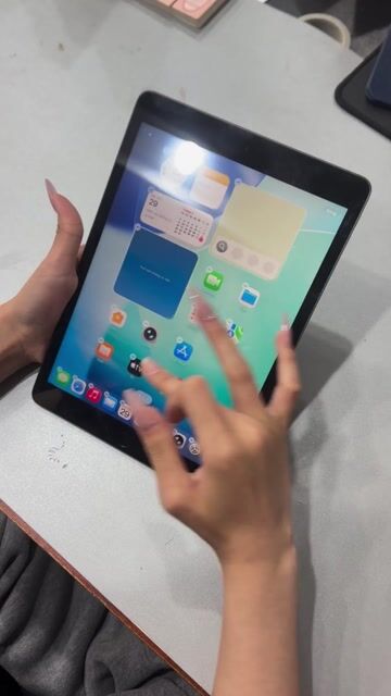 Apple iPad (thế hệ 9) 64GB Xám. Mua bán Máy tính bảng tại Quận Hoàng Mai Hà Nội được đăng bởi Xuân Thuỳ hình 1