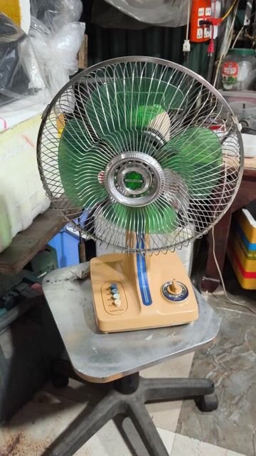 Quạt bàn Toshiba Vàng, xanh lá. Mua bán Quạt tại Quận Hoàng Mai Hà Nội được đăng bởi Nguyễn Sơn hình 1