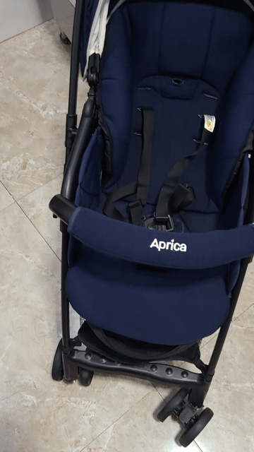 Xe đẩy Aprica xanh dương sơ sinh 4 tuổi. Mua bán Mẹ và bé tại Thành phố Dĩ An Bình Dương được đăng bởi Đăng Quang hình 1