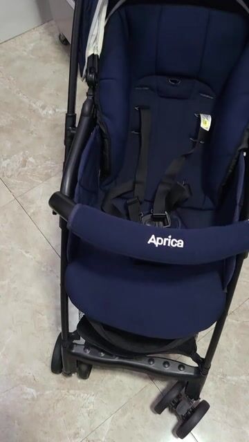 Xe đẩy Aprica xanh dương sơ sinh 4 tuổi. Mua bán Mẹ và bé tại Thành phố Dĩ An Bình Dương được đăng bởi Đăng Quang hình 1