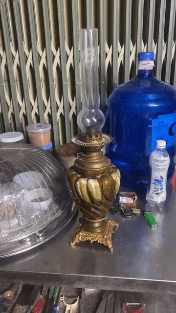 Đèn dầu Đồng Pháp 50cm. Mua bán Đồ sưu tầm, đồ cổ tại Quận Bắc Từ Liêm Hà Nội được đăng bởi Thổ Cư Chất hình 1