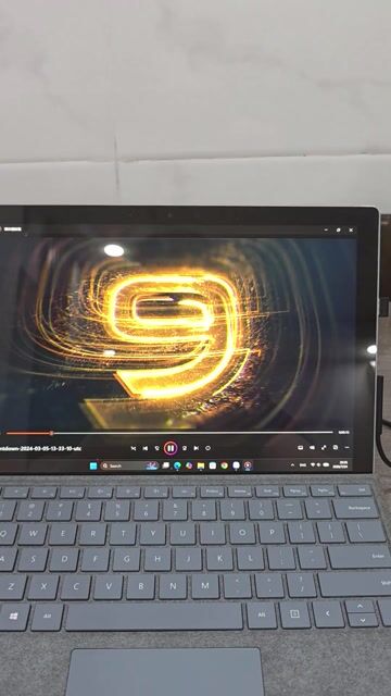 Microsoft Surface 7Pro Xám. Mua bán Máy tính bảng tại Quận Cầu Giấy Hà Nội được đăng bởi Tuấn anh hình 1