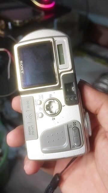 Máy ảnh Sony DSC-P5 Bạc. Mua bán Máy ảnh, Máy quay tại Thành phố Vũng Tàu Bà Rịa - Vũng Tàu được đăng bởi bình hình 1