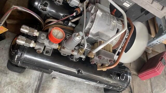 Máy nén khí cao áp MAX AK-HL1230EII Đỏ. Mua bán Đồ chuyên dụng, Giống nuôi trồng tại Thành phố Thủ Dầu Một Bình Dương được đăng bởi Triều Auto  hình 1