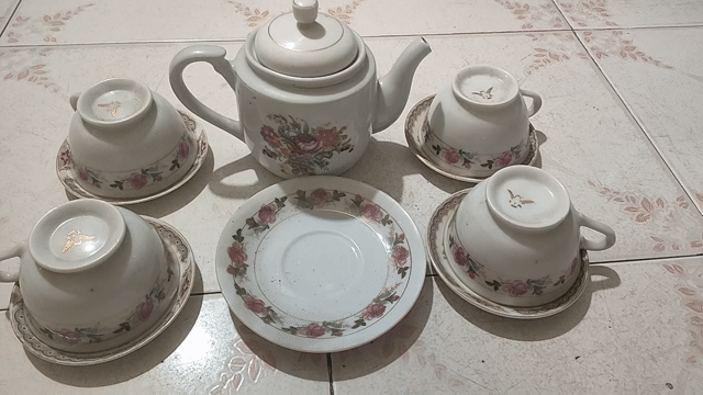 Bộ tách trà Gốm sứ Trắng Hoa hồng Cổ điển. Mua bán Nội thất, đồ gia dụng khác tại Thành phố Long Xuyên An Giang được đăng bởi 217 NGUYỄN 217 hình 1