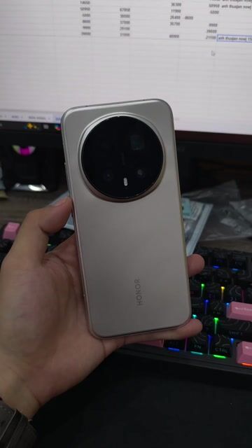 Honor Magic8 Pro 512GB Vàng. Mua bán Điện thoại tại Quận Hải Châu Đà Nẵng được đăng bởi phuc nguyen hình 1