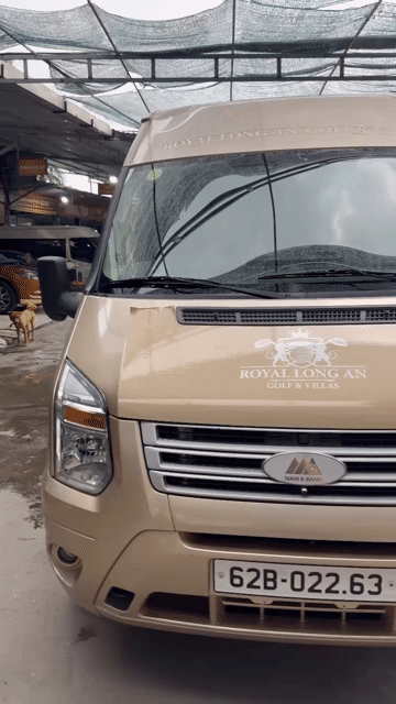 Ford Transit Limozin 2014 Số sàn Vàng cát. Mua bán Ô tô tại Thành phố Thủ Đức Tp Hồ Chí Minh được đăng bởi Long hình 1