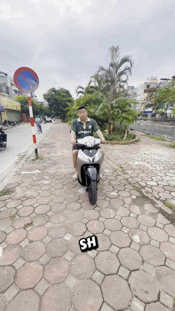 Honda SH Mode Sport 2018 Bạc 16000 km. Mua bán Xe máy tại Quận Hoàng Mai Hà Nội được đăng bởi Trường Giang Phạm hình 1