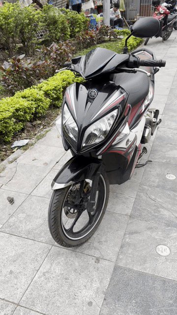 Yamaha nouvo Đen Đỏ Trắng xe chạy cực bốc. Mua bán Xe máy tại Quận Nam Từ Liêm Hà Nội được đăng bởi An Nhiên Nguyễn hình 1