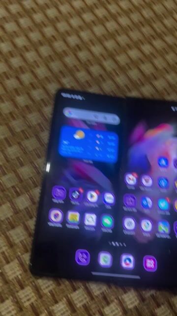 Samsung Galaxy Z Fold 3 Đen. Mua bán Điện thoại tại Huyện Gia Lâm Hà Nội được đăng bởi Lẽ Sống hình 1