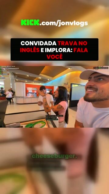 🫵 Convidada trava no inglês e implora: fala você 🔴

Comenta aí o que achou.