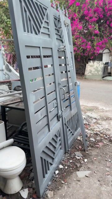 bổ cửa cổng sắt dày 2li có khuôn bao. Mua bán Nội thất, đồ gia dụng khác tại Quận 7 Tp Hồ Chí Minh được đăng bởi Quang hình 1