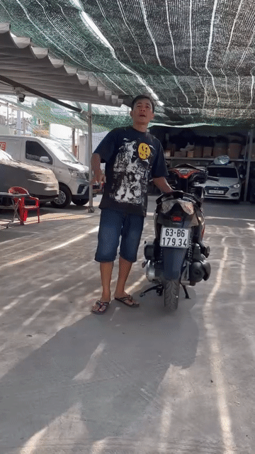 Honda Airblade 125 Fi vàng đen đời 2015 bst 63. Mua bán Xe máy tại Quận Tân Phú Tp Hồ Chí Minh được đăng bởi nguyên xuan thinh hình 1