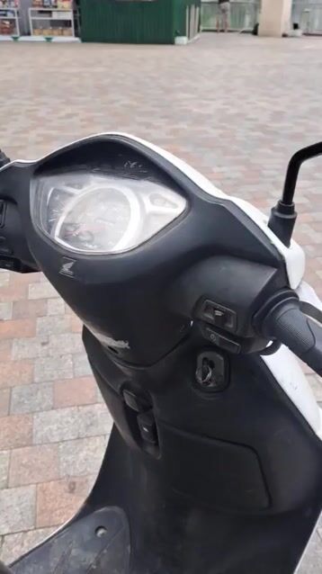 Bán xe Lead mầu trắng chính chủ còn tốt. Mua bán Xe máy tại Quận Hoàng Mai Hà Nội được đăng bởi Hương Ly hình 1