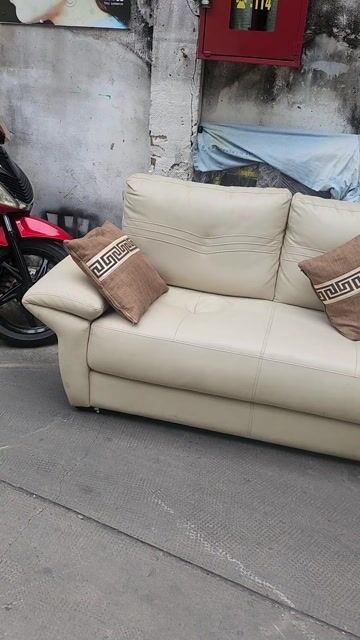 Ghế sofa da kem 2m4x1m6 như hình. Mua bán Bàn ghế tại Quận 4 Tp Hồ Chí Minh được đăng bởi kim phát hình 1