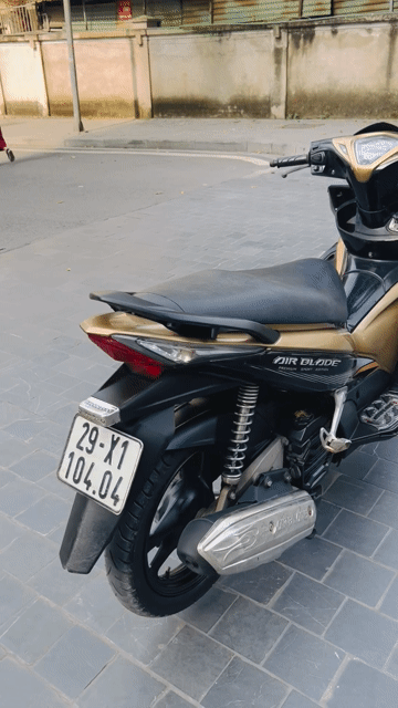 Honda Air Blade 110 FI Đen Vàng Biển HN 10404. Mua bán Xe máy tại Quận Ba Đình Hà Nội được đăng bởi Mai Khôi Nguyên hình 1