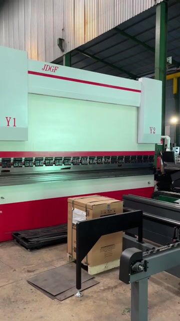 Máy chấn CNC điện thuỷ lực 300T 4000 (Thanh Lý). Mua bán Đồ chuyên dụng, Giống nuôi trồng tại Quận 12 Tp Hồ Chí Minh được đăng bởi Tiến Máy Cơ Khí hình 1