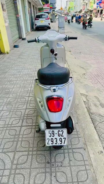 Vespa iget abs 2017 Bạc porsche 1 chủ cực đẹp ạ. Mua bán Xe máy tại Quận Gò Vấp Tp Hồ Chí Minh được đăng bởi Đoàn Việt hình 1