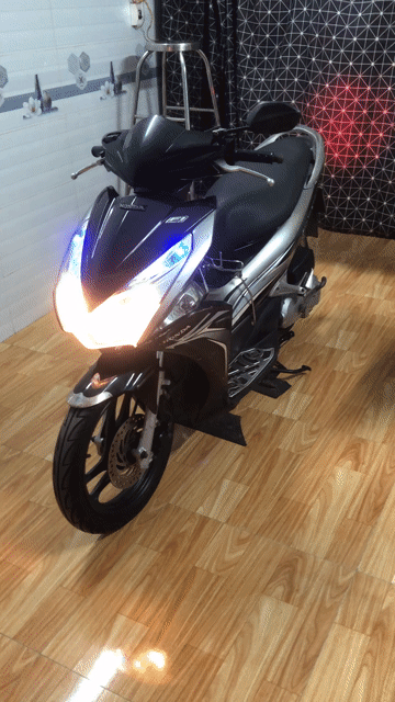 Honda Air Blade Fi màu Đen - Bạc. Mua bán Xe máy tại Huyện Hóc Môn Tp Hồ Chí Minh được đăng bởi Ngôi nhà hạnh phúc hình 1