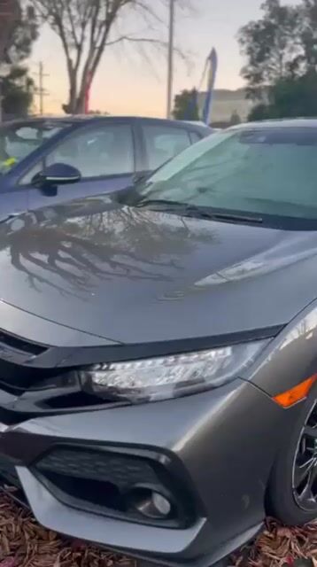 Video thumbnail for 2017 Honda Civic Hatchback