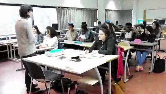 Lycéen en difficulté, l'assistante sociale scolaire pour les aider.