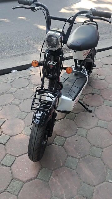 Xe đạp điện Giant 133s Đen Trắng. Mua bán Xe điện tại Quận Đống Đa Hà Nội được đăng bởi Thiên Hương hình 1