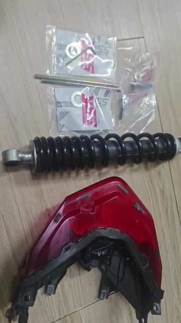 Đèn hậu và phuộc sau Honda Vario 2021. Mua bán Phụ tùng xe tại Quận 7 Tp Hồ Chí Minh được đăng bởi Minh Trungg hình 1