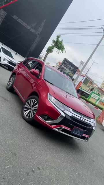 Mitsubishi Outlander Đỏ 7 chỗ. Mua bán Ô tô tại Thành phố Thủ Dầu Một Bình Dương được đăng bởi Mr Việt Mitsubishi BD hình 1