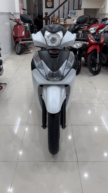 HONDA SH300i I🇮🇹 ( Nhập khẩu - ĐỜI 2015 ). Mua bán Xe máy tại Quận Ninh Kiều Cần Thơ được đăng bởi CH XE MÁY 7 THÀNH hình 1