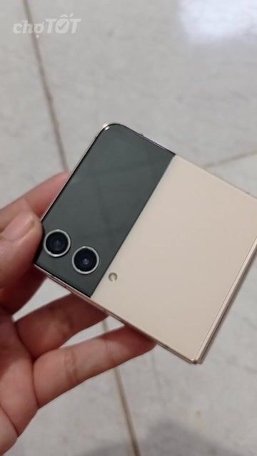 Samsung Galaxy Z Flip Hư màn hình. Mua bán Điện thoại tại Quận Tân Phú Tp Hồ Chí Minh được đăng bởi hoa hình 1