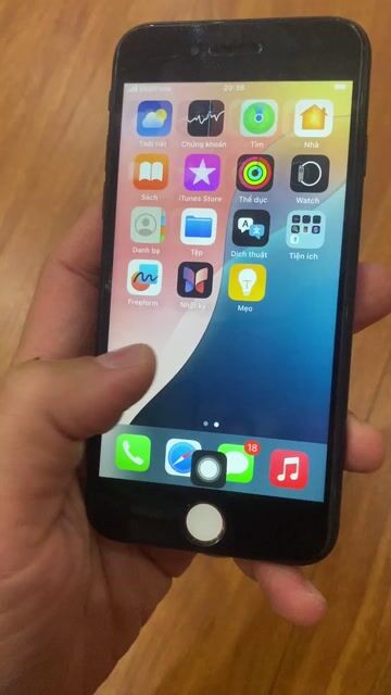 iPhone SE 2 2020 64GB Đen Quốc Tế mvt xịn đẹp. Mua bán Điện thoại tại Quận Nam Từ Liêm Hà Nội được đăng bởi Long Lux hình 1