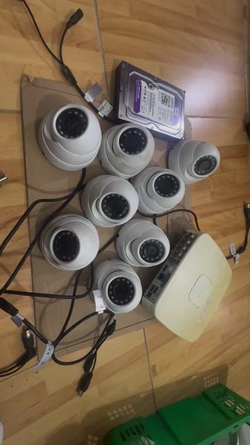 Thanh lý bộ camera 8 mắt vỏ sắt bền bỉ, giá rẻ. Mua bán Máy ảnh, Máy quay tại Quận Hà Đông Hà Nội được đăng bởi Bích Hằng DrSheshi hình 1