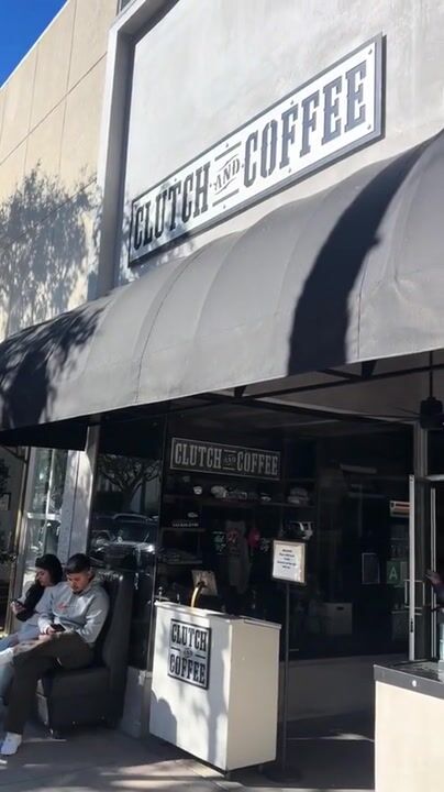 Coffee and Clutch in Old Torrance🥞🍳☕️ - Denver egg white omelette with veggies and Brioche breakfast sandwich were 10/10!!😮‍💨