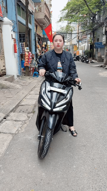 Vario 125fi khoá smartkey  12/2025 chạy 5 ngin. Mua bán Xe máy tại Quận Cầu Giấy Hà Nội được đăng bởi nguyễn bích thuỷ hình 1