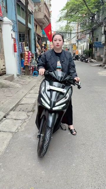 Vario 125fi khoá smartkey 4val 12/2025 chạy 5 ngin. Mua bán Xe máy tại Quận Cầu Giấy Hà Nội được đăng bởi nguyễn bích thuỷ hình 1