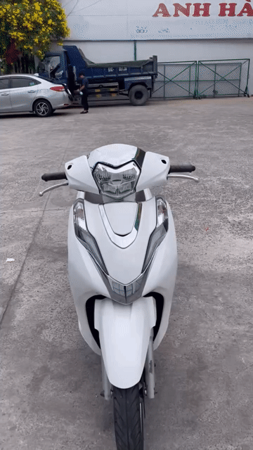 Honda Lead Trắng Smartkey 4 val chính chủ. Mua bán Xe máy tại Quận Bình Thạnh Tp Hồ Chí Minh được đăng bởi văn vũ hình 1