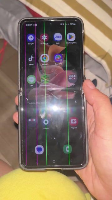 Samsung Galaxy Z Flip 3 5G Vàng kem. Mua bán Điện thoại tại Quận 6 Tp Hồ Chí Minh được đăng bởi ngọc diễm hình 1