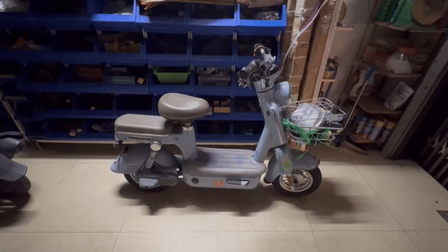 Xe máy điện Yadea i8 Xám. Mua bán Xe máy tại Quận 8 Tp Hồ Chí Minh được đăng bởi Lê Huỳnh Như hình 1