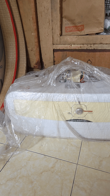 Bình nóng lạnh Ariston 8 lít. Mua bán Thiết bị vệ sinh, nhà tắm tại Quận 3 Tp Hồ Chí Minh được đăng bởi Phong hình 1