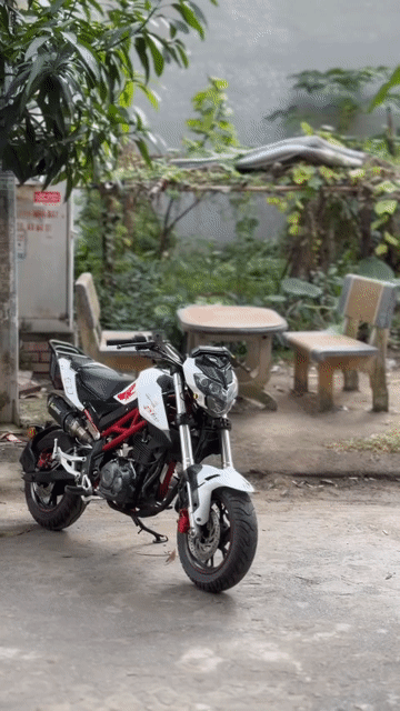 Benelli TNT 125 Trắng. Mua bán Xe máy tại Thành phố Hà Tĩnh Hà Tĩnh được đăng bởi Bố Vợ Chê Nghèo hình 1