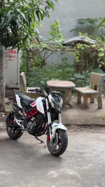 Benelli TNT 125 Trắng. Mua bán Xe máy tại Thành phố Hà Tĩnh Hà Tĩnh được đăng bởi Bố Vợ Chê Nghèo hình 1