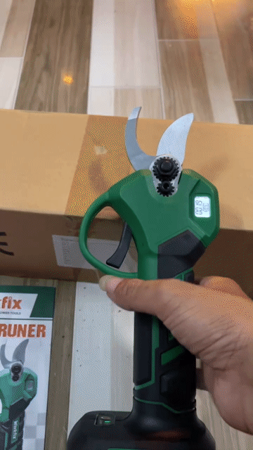 Kéo cắt tỉa cây Workfix M215. Mua bán Đồ chuyên dụng, Giống nuôi trồng tại Huyện Long Phú Sóc Trăng được đăng bởi Store Hời Ghê hình 1