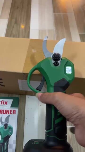 Kéo cắt tỉa cây Workfix M215. Mua bán Đồ chuyên dụng, Giống nuôi trồng tại Huyện Long Phú Sóc Trăng được đăng bởi Store Hời Ghê hình 1