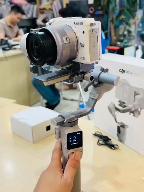 Gimbal DJI RS 4 Mini Fullbox BH dài 11.2026. Mua bán Máy ảnh, Máy quay tại Quận Đống Đa Hà Nội được đăng bởi Nguyễn Thu hình 1
