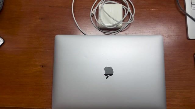 Apple MacBook Pro i9 15 inch 32GB/500GB SSD 2018. Mua bán Laptop tại Quận Bình Thạnh Tp Hồ Chí Minh được đăng bởi Le Duc Anh hình 1