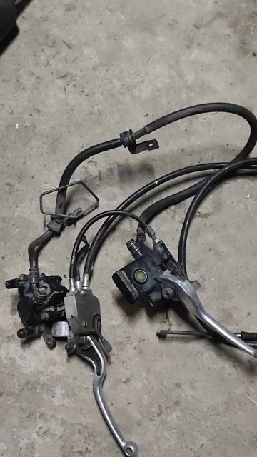 Cùm thắng Click 110 đã dùng. Mua bán Phụ tùng xe tại Huyện Bến Lức Long An được đăng bởi Phan Tấn hình 1